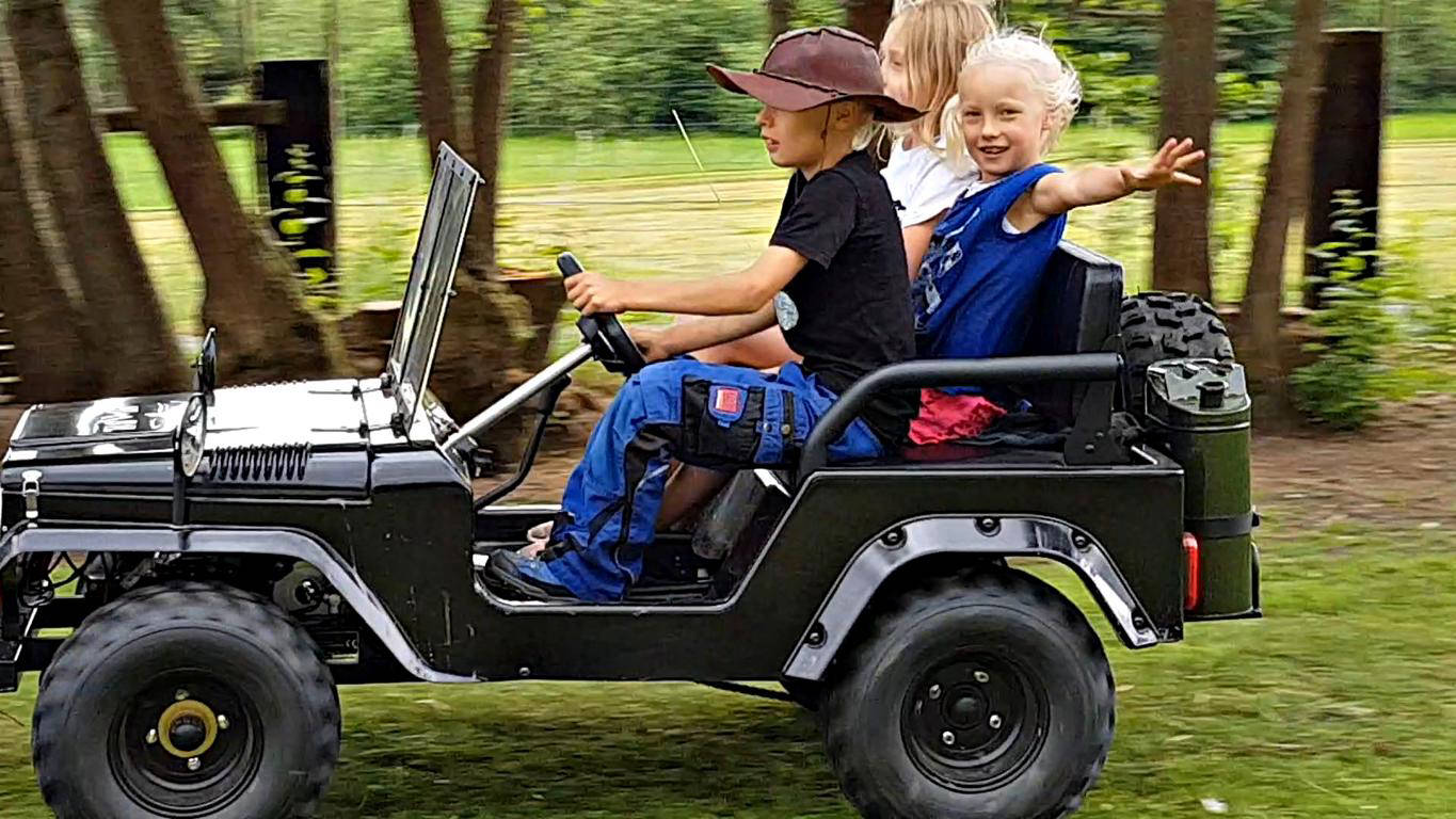 Fahrfreude mit dem Kinder Benzin Auto von Hillbil